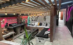 Electric Waihi Beach House - Family & Dog Friendly, Close To Beach, Pool Table, Outdoor Fire Room, Skate Ramp