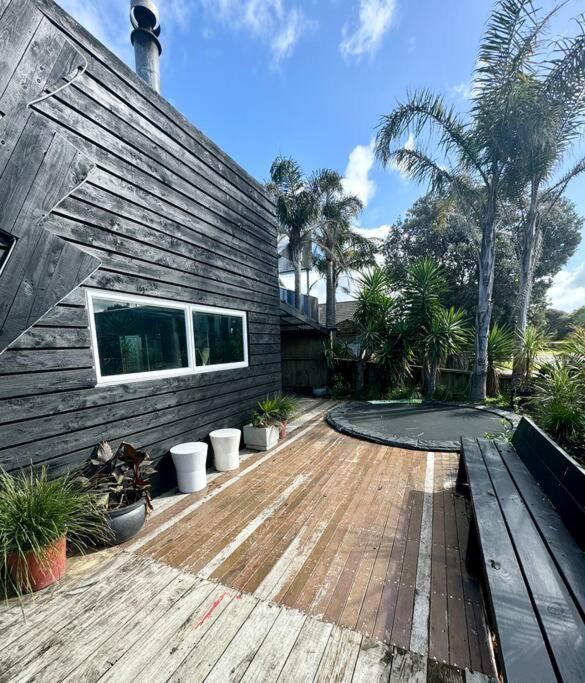 Electric Waihi Beach House - Family & Dog Friendly, Close To Beach, Pool Table, Outdoor Fire Room, Skate Ramp Bowentown Exterior photo