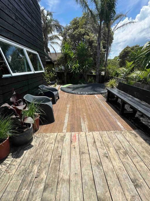 Electric Waihi Beach House - Family & Dog Friendly, Close To Beach, Pool Table, Outdoor Fire Room, Skate Ramp Bowentown Exterior photo